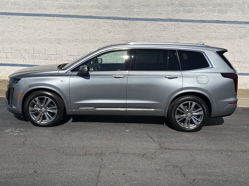 Certified 2025 Cadillac XT6 Premium Luxury image 4