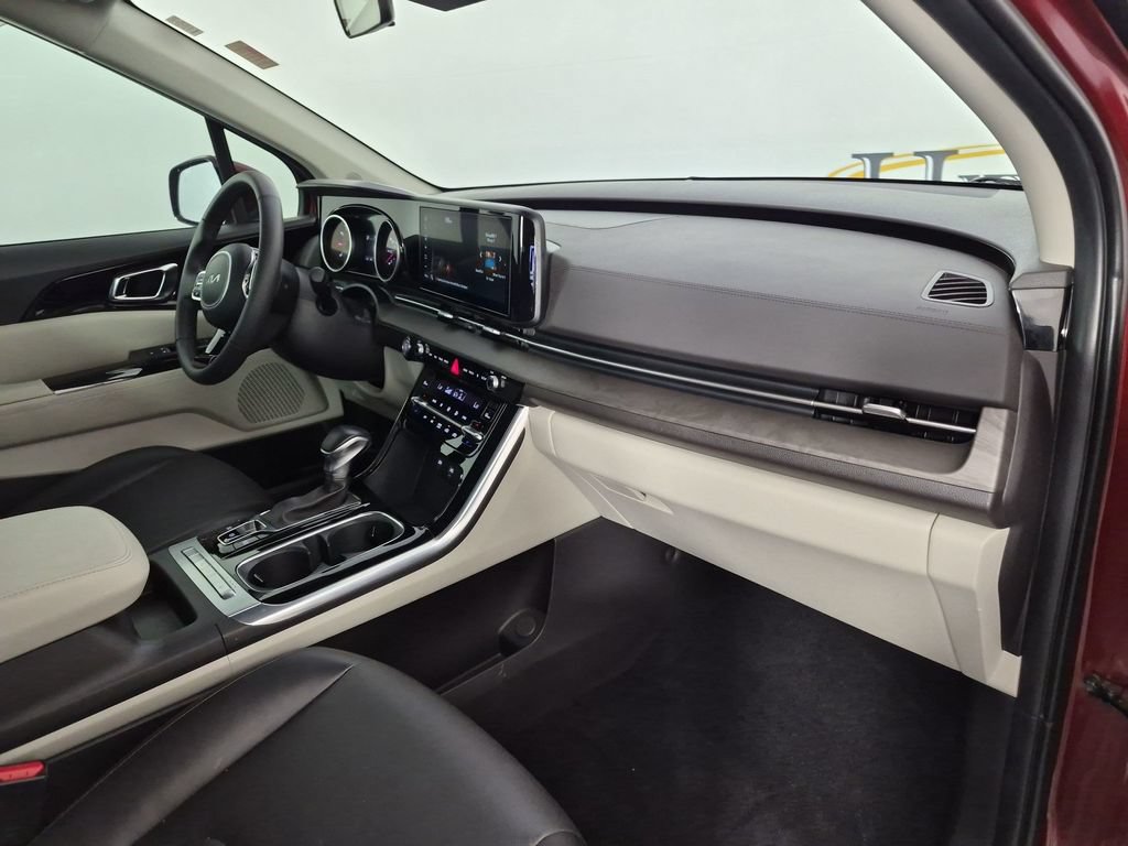 Used 2024 Kia Carnival EX FWD image 37