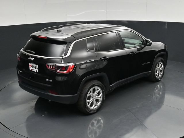 Certified 2024 Jeep Compass Latitude AWD/4WD image 45