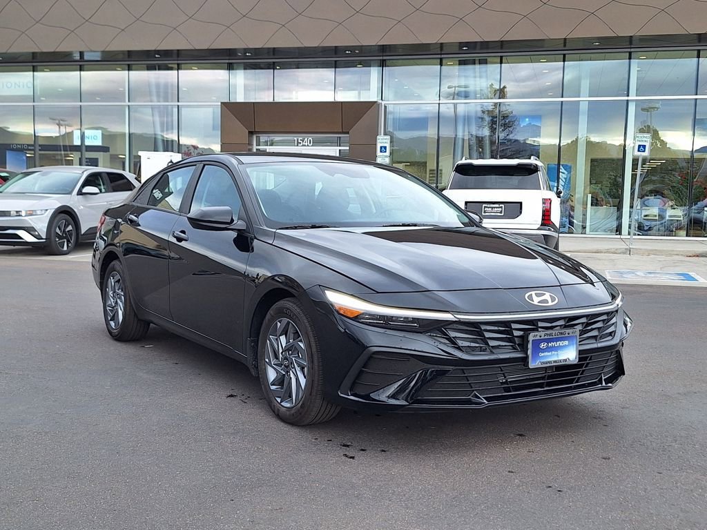 Used 2024 Hyundai Elantra SEL image 1
