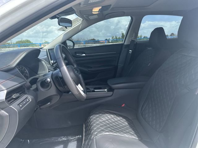 Used 2022 Nissan Altima 2.5 SR w/ Midnight Edition Package image 23