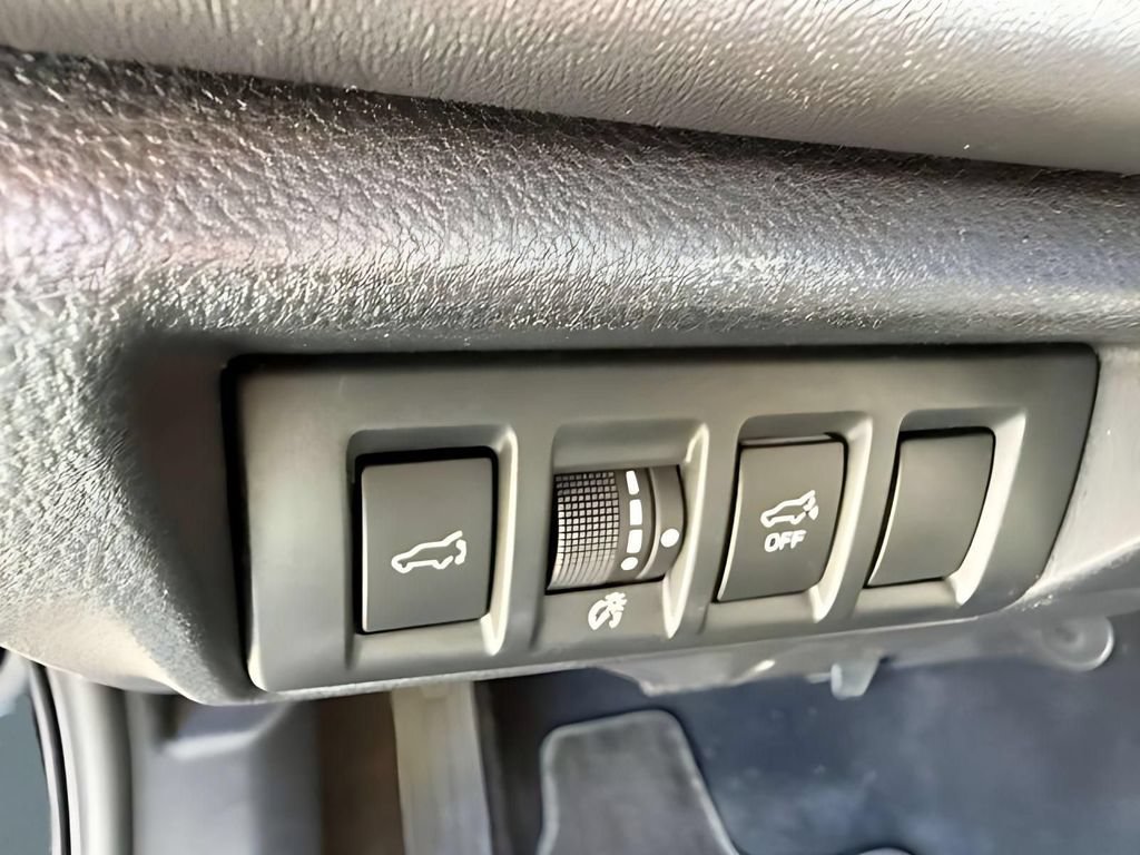 Used 2025 Subaru Outback Onyx Edition AWD/4WD image 12