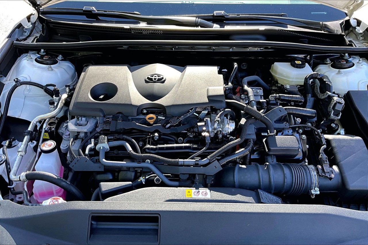 Used 2025 Toyota Camry SE FWD image 36