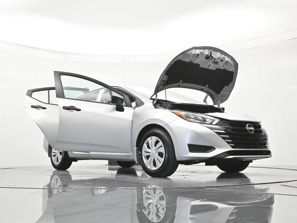 Used 2025 Nissan Versa S FWD image 49