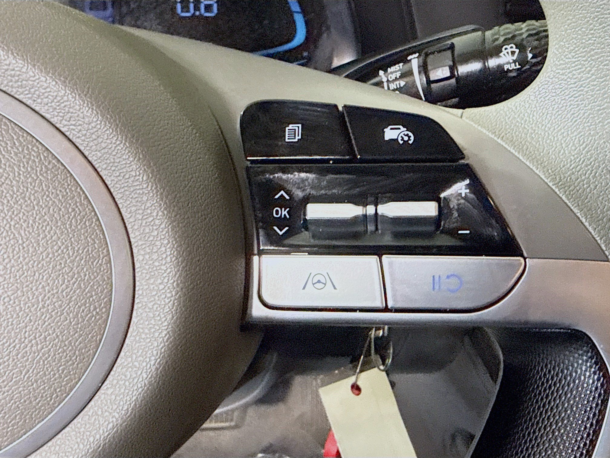 Used 2024 Hyundai Elantra SE FWD image 15