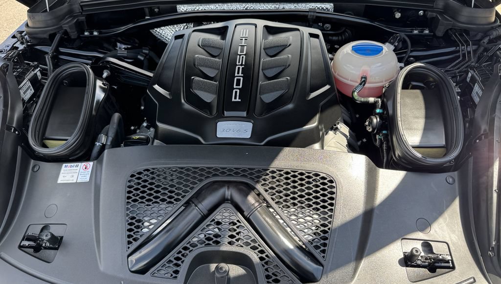 Used 2018 Porsche Macan S AWD/4WD image 11