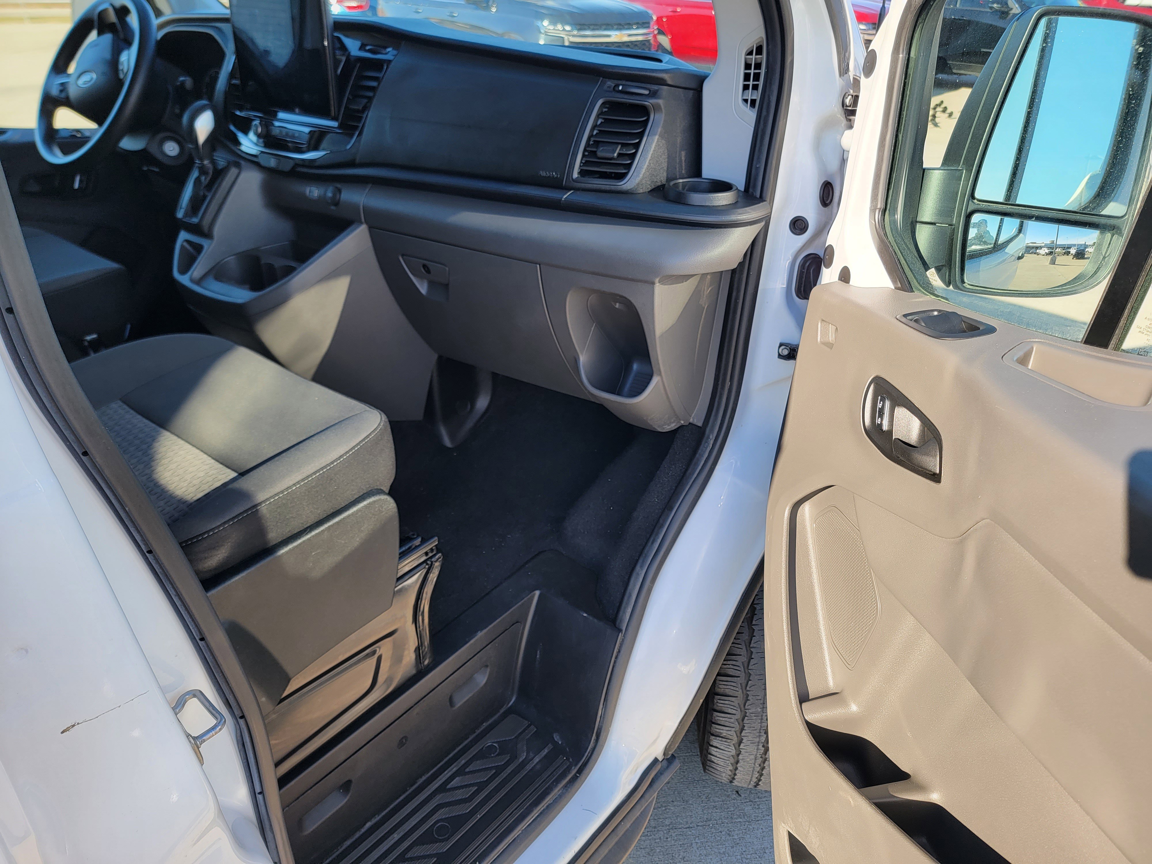 Used 2024 Ford Transit 350 XLT image 8