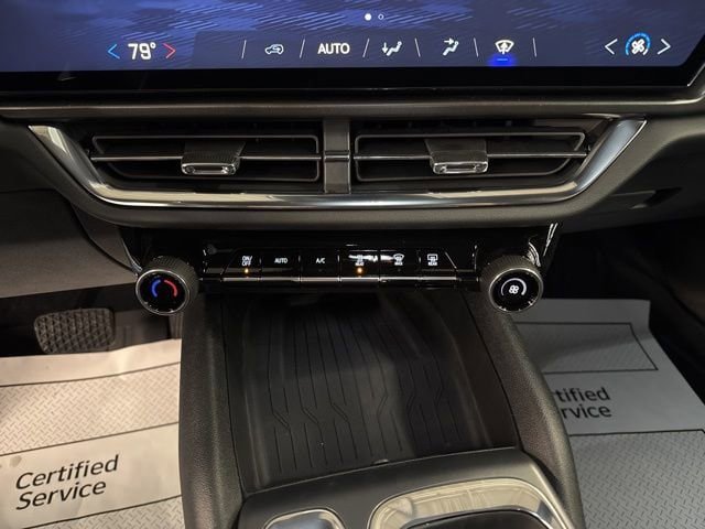 New 2026 Chevrolet Equinox EV LT FWD image 17