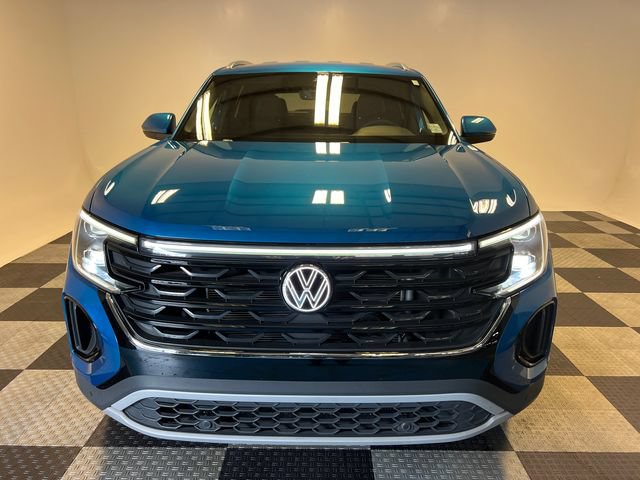 Certified 2024 Volkswagen Atlas Cross Sport SE FWD image 2