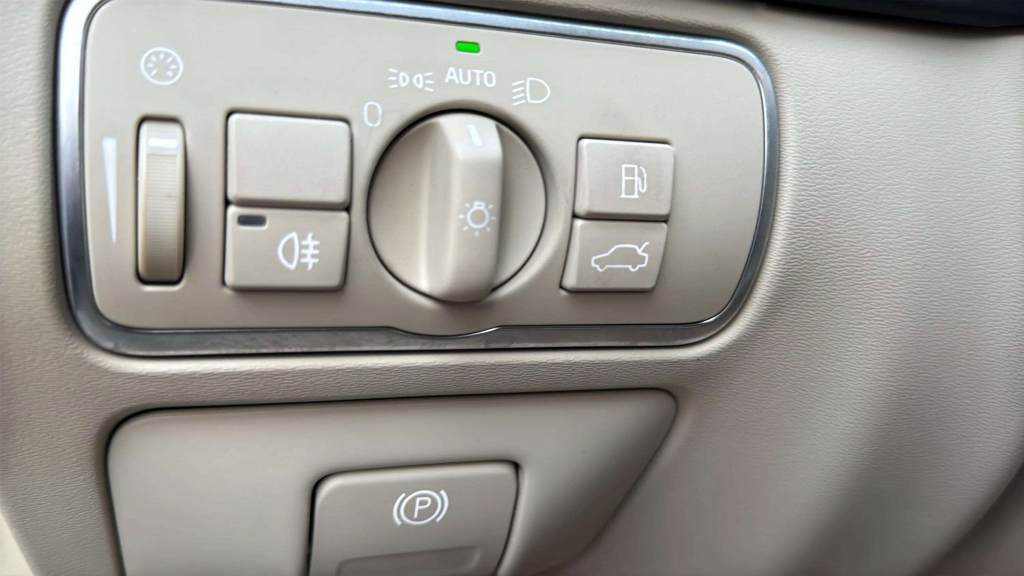 Used 2015 Volvo S60 T5 Premier image 32