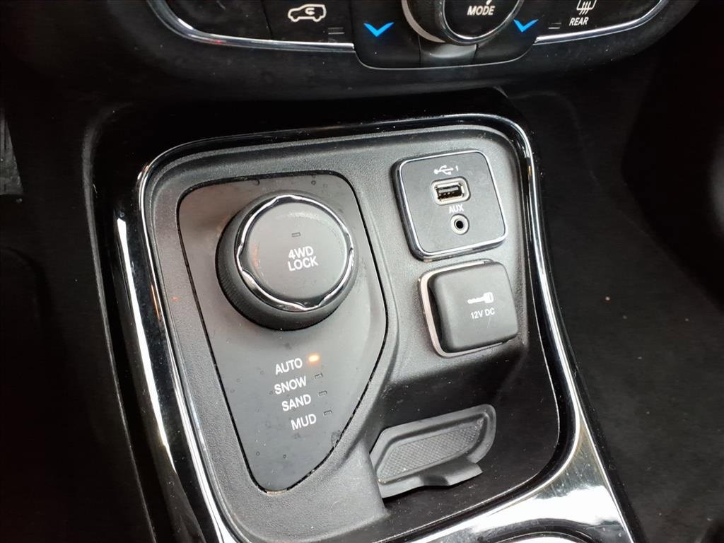 Certified 2020 Jeep Compass Latitude image 17