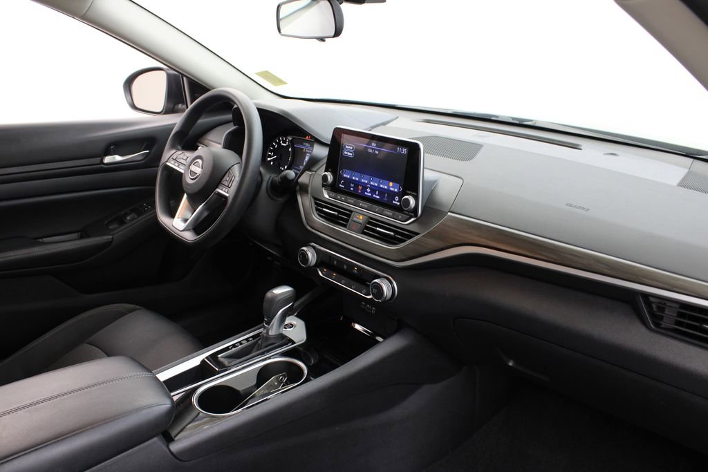 Used 2024 Nissan Altima 2.5 SV image 23