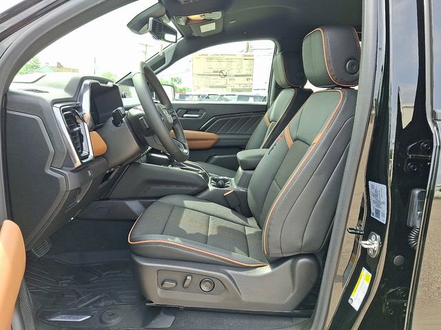 New 2025 GMC Canyon AT4 w/ Nightfall Edition image 7