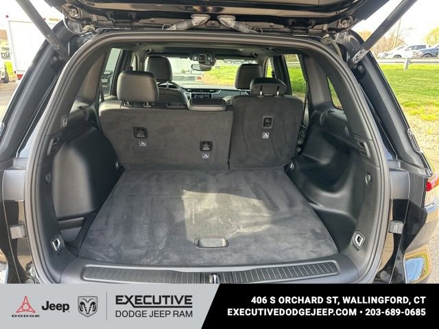 Used 2022 Jeep Grand Cherokee Altitude AWD/4WD image 7