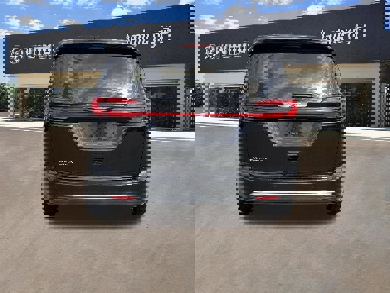 Used 2026 Chrysler Pacifica Select image 11