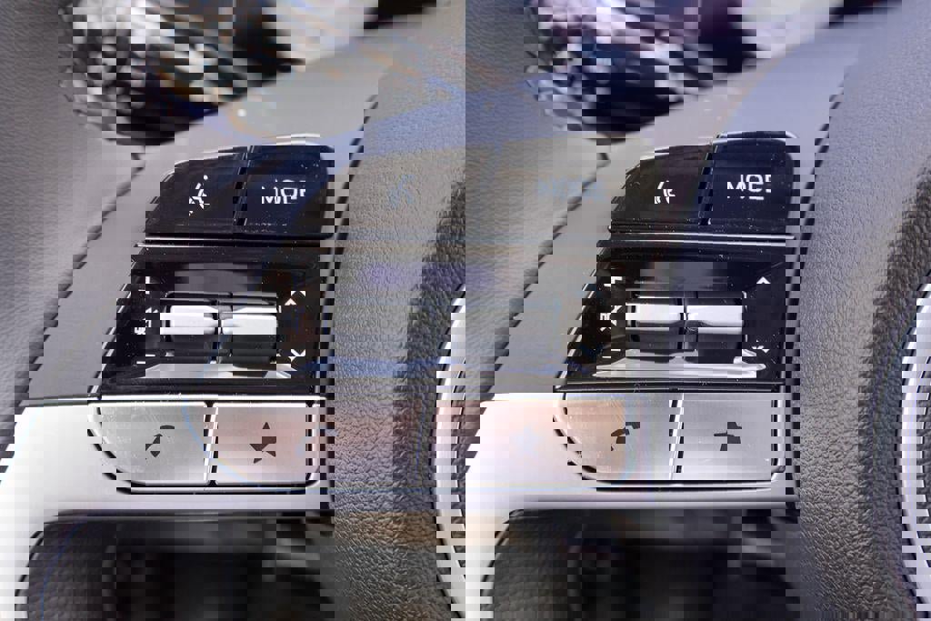 New 2026 Hyundai Elantra Limited image 17