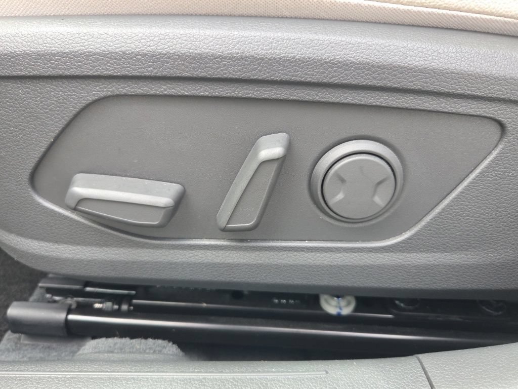 Used 2023 Hyundai Sonata Limited w/ Preferred Accessory Package FWD image 20