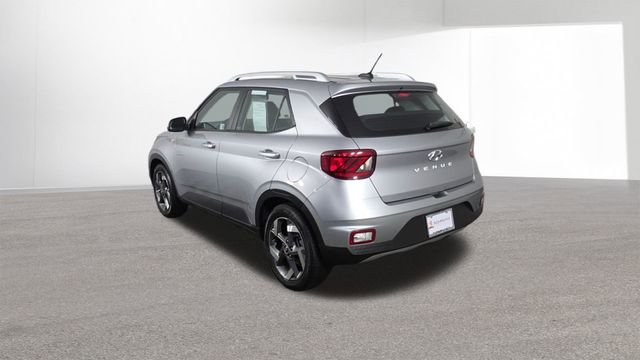 Used 2025 Hyundai Venue SEL image 8