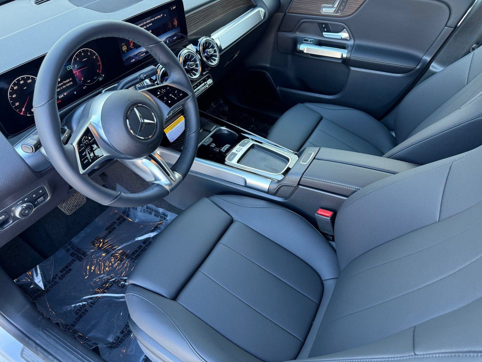 Used 2026 Mercedes-Benz GLB 250 image 4