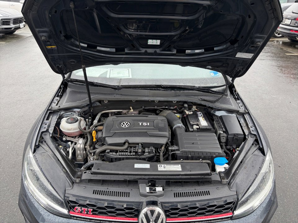 Used 2019 Volkswagen GTI SE FWD image 16