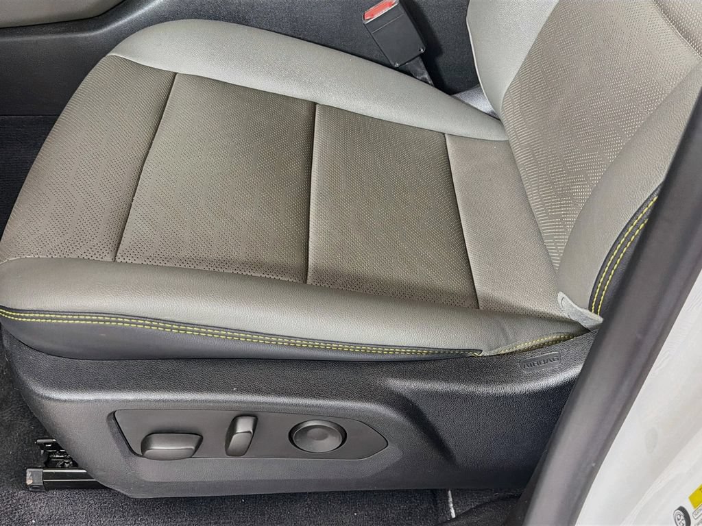 Used 2023 Chevrolet Colorado ZR2 w/ ZR2 Convenience Package III AWD/4WD image 23