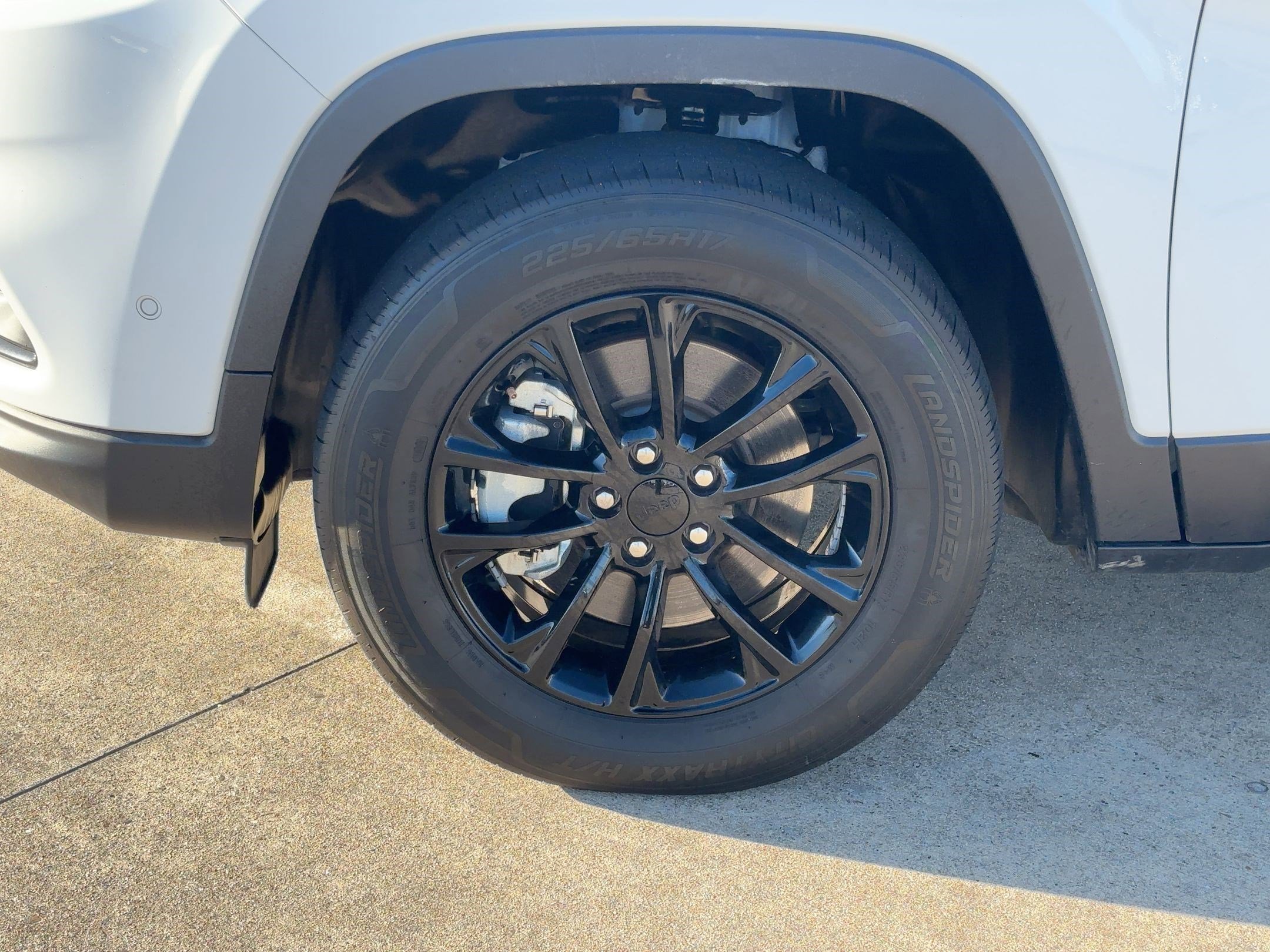 Used 2023 Jeep Cherokee Altitude Lux image 11