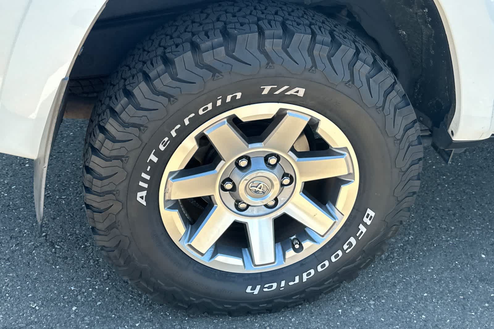 Used 2016 Toyota 4Runner Trail Premium AWD/4WD image 17