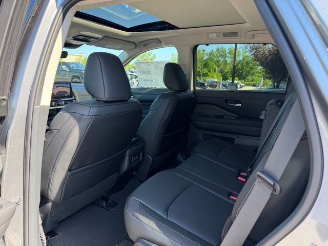 New 2026 Nissan Pathfinder SL AWD/4WD image 16