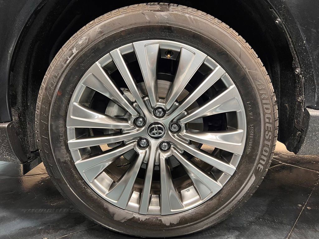 Used 2024 Toyota Venza XLE AWD/4WD image 27