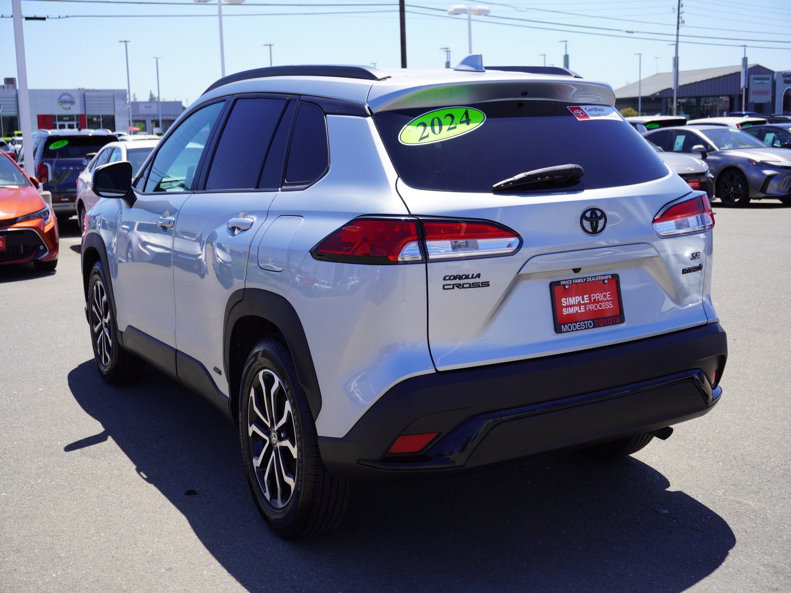 Used 2024 Toyota Corolla Cross AWD Hybrid w/ Moonroof Package image 9