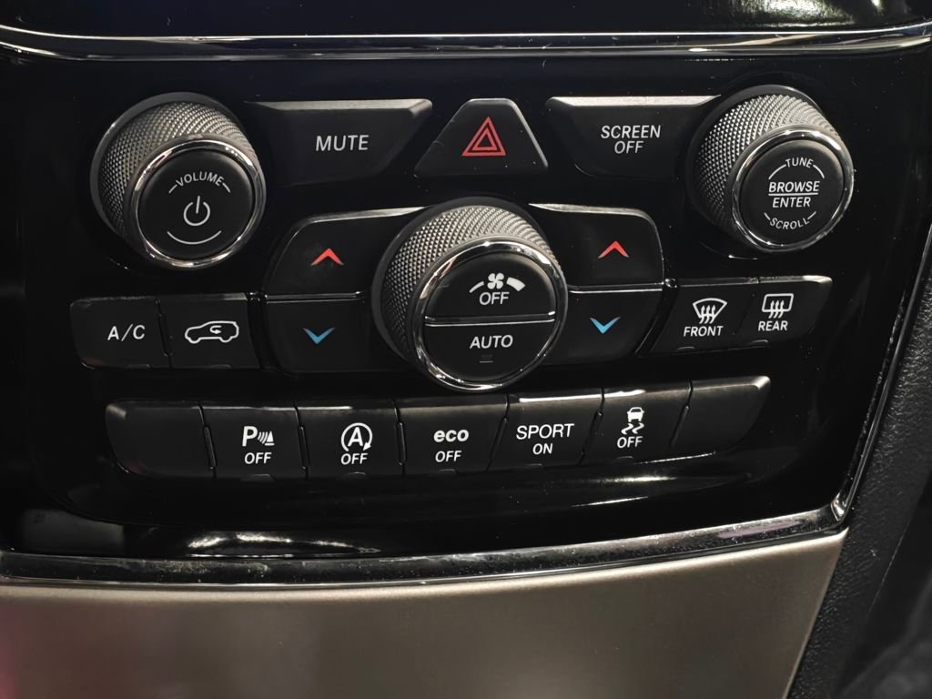 Used 2019 Jeep Grand Cherokee Altitude AWD/4WD image 8
