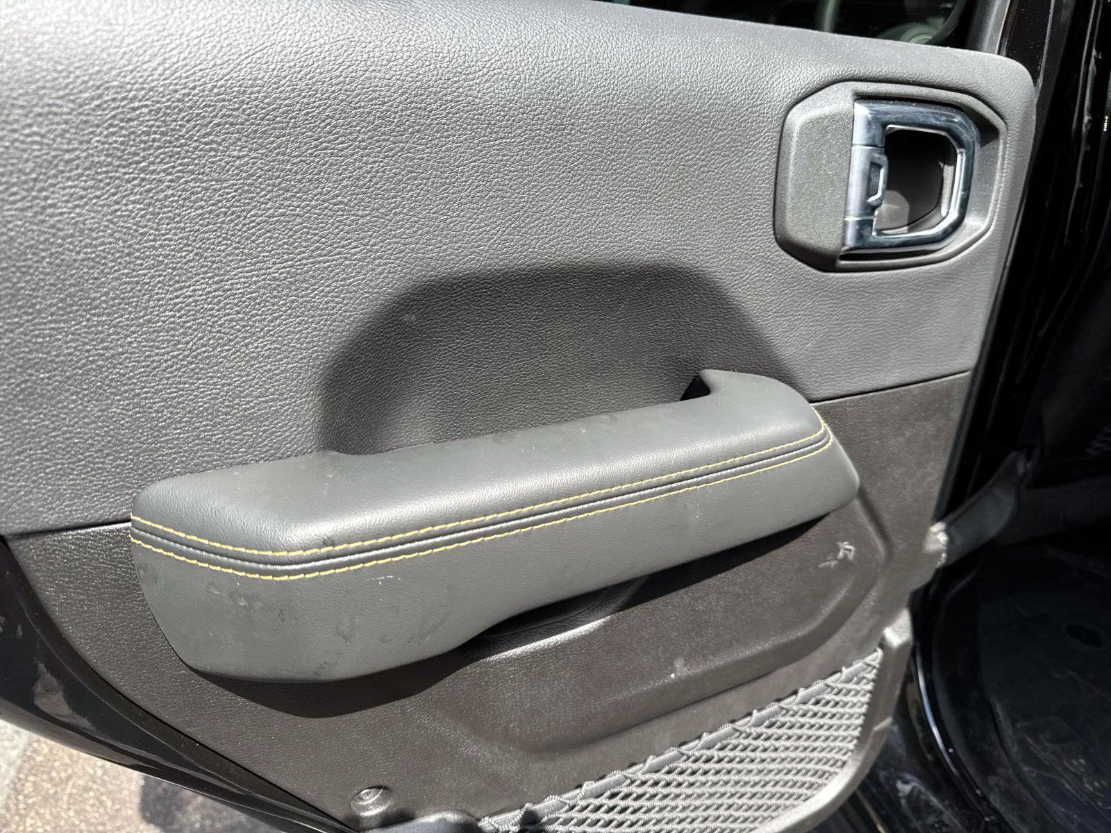 Used 2025 Jeep Wrangler Unlimited Sahara image 9