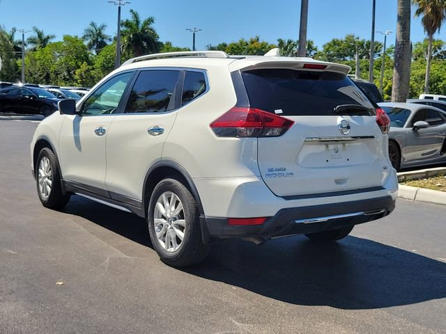 Used 2018 Nissan Rogue SV w/ Premium Package FWD image 6
