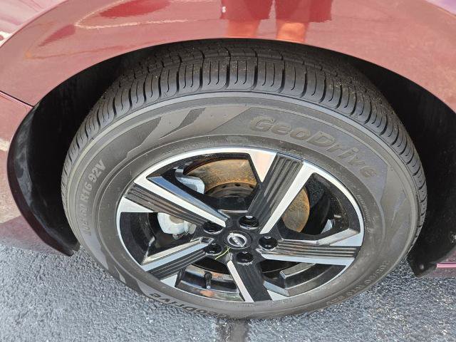 Certified 2024 Nissan Sentra SV FWD image 23