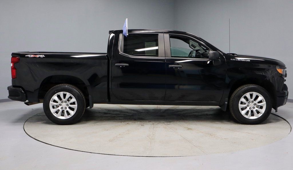 Used 2022 Chevrolet Silverado 1500 Custom image 5
