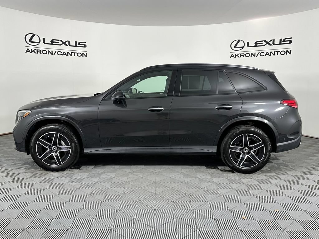 Used 2025 Mercedes-Benz GLC 300 4MATIC image 10