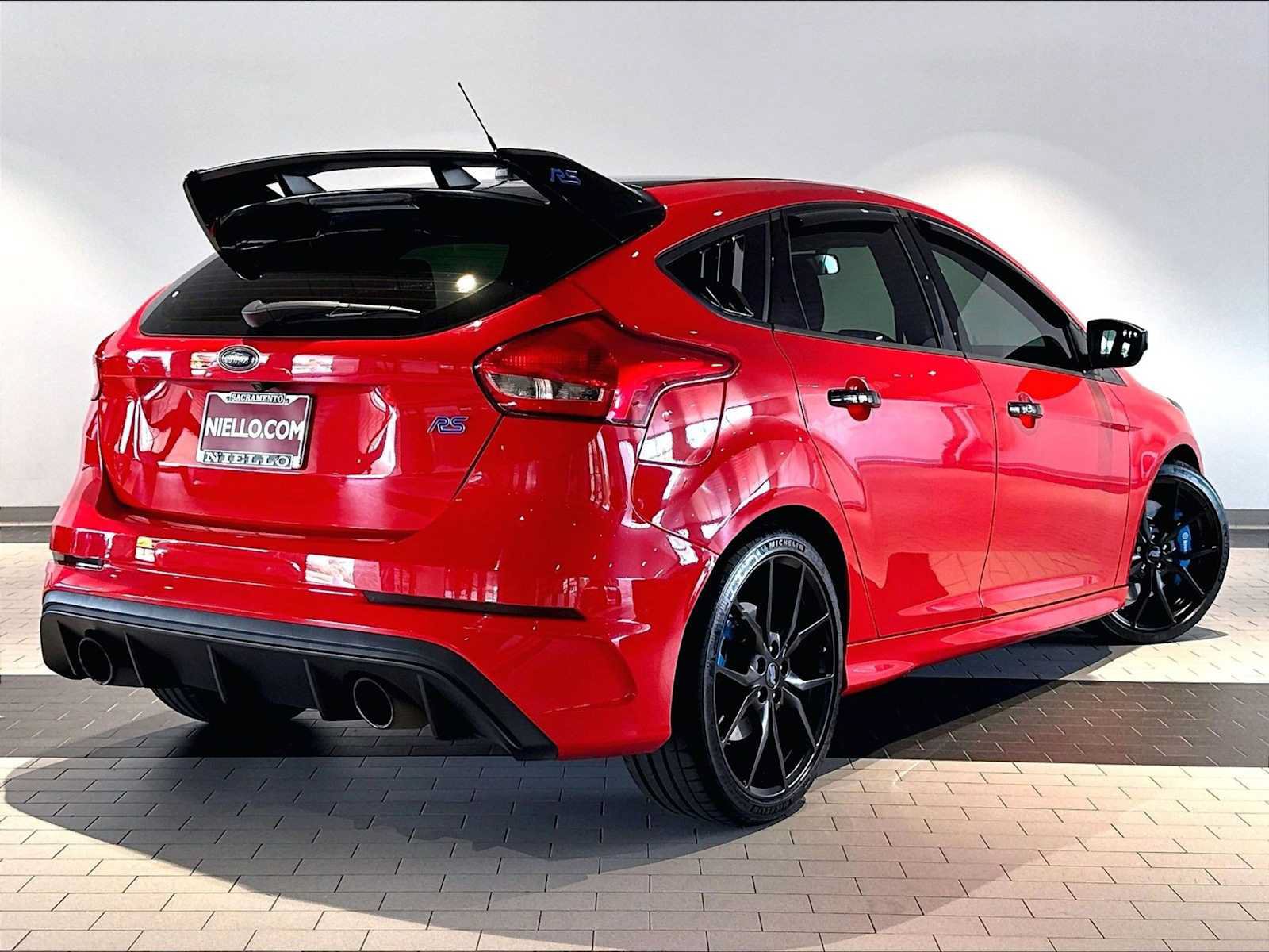 Used 2018 Ford Focus RS AWD/4WD image 10