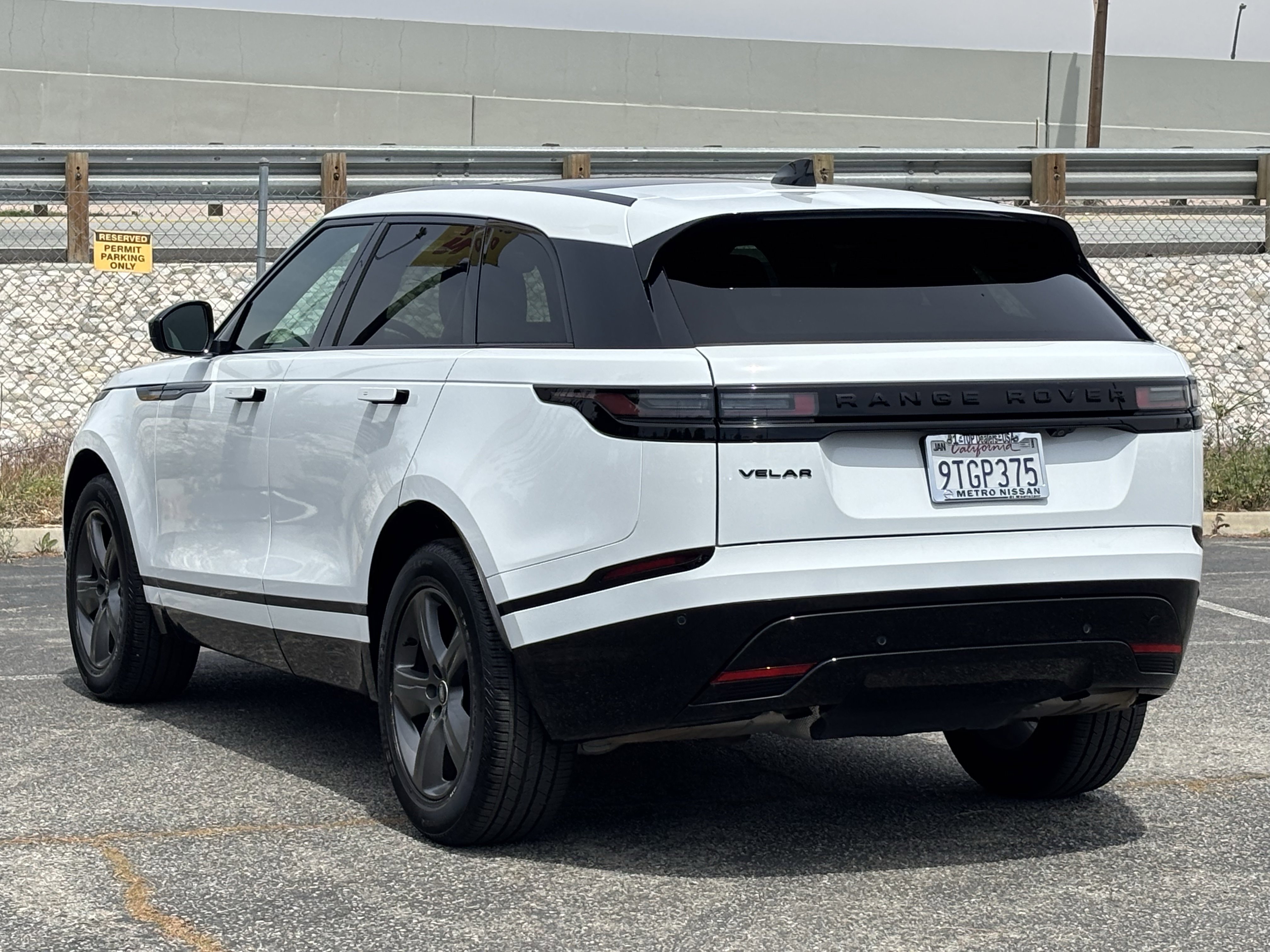 Used 2025 Land Rover Range Rover Velar Dynamic SE image 5