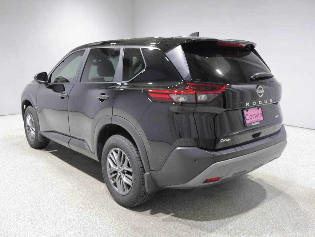 Used 2023 Nissan Rogue S AWD/4WD image 5