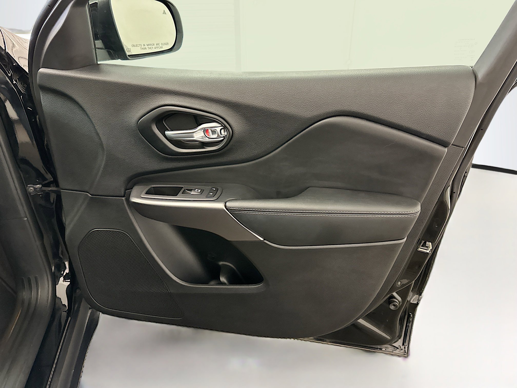 Used 2022 Jeep Cherokee Latitude Lux image 32