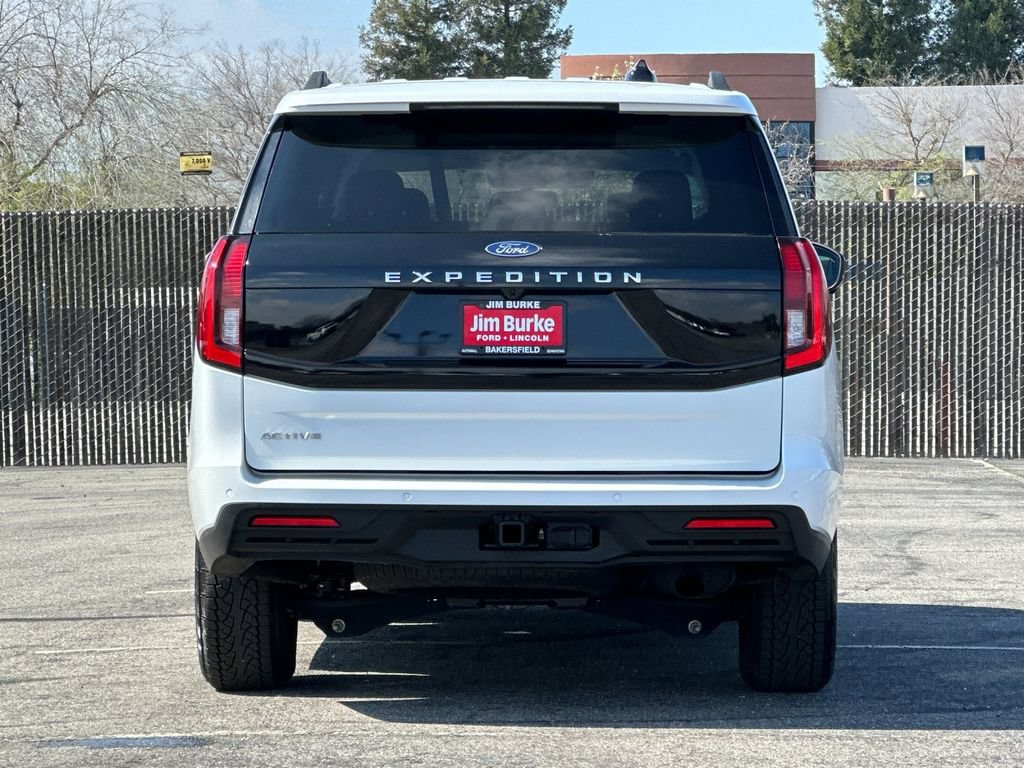 Certified 2025 Ford Expedition Active AWD/4WD image 4