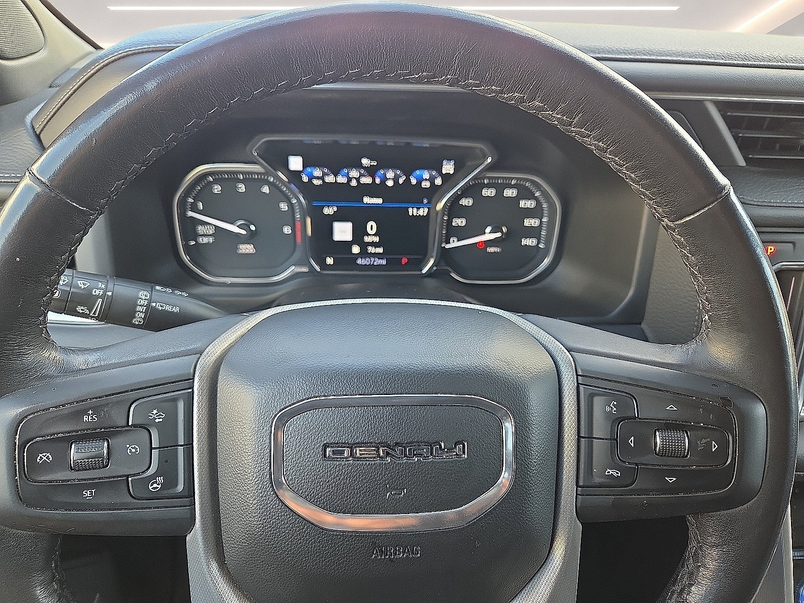 Certified 2021 GMC Yukon Denali w/ Denali Premium Package AWD/4WD image 4