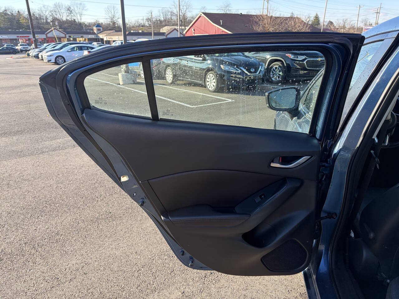 Used 2017 MAZDA MAZDA3 Touring FWD image 14