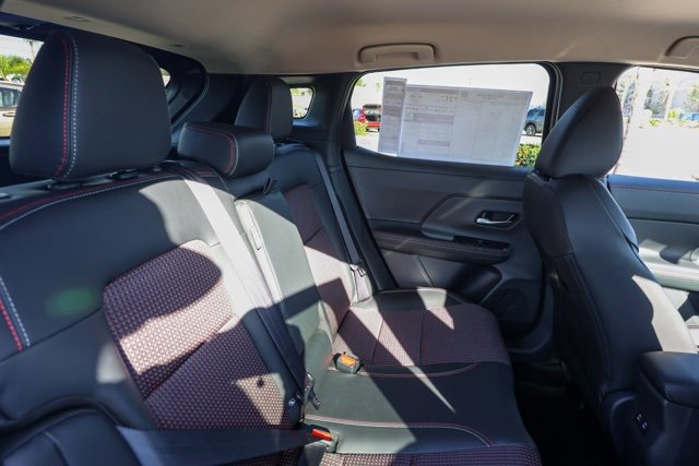 New 2025 Nissan Kicks SR image 18