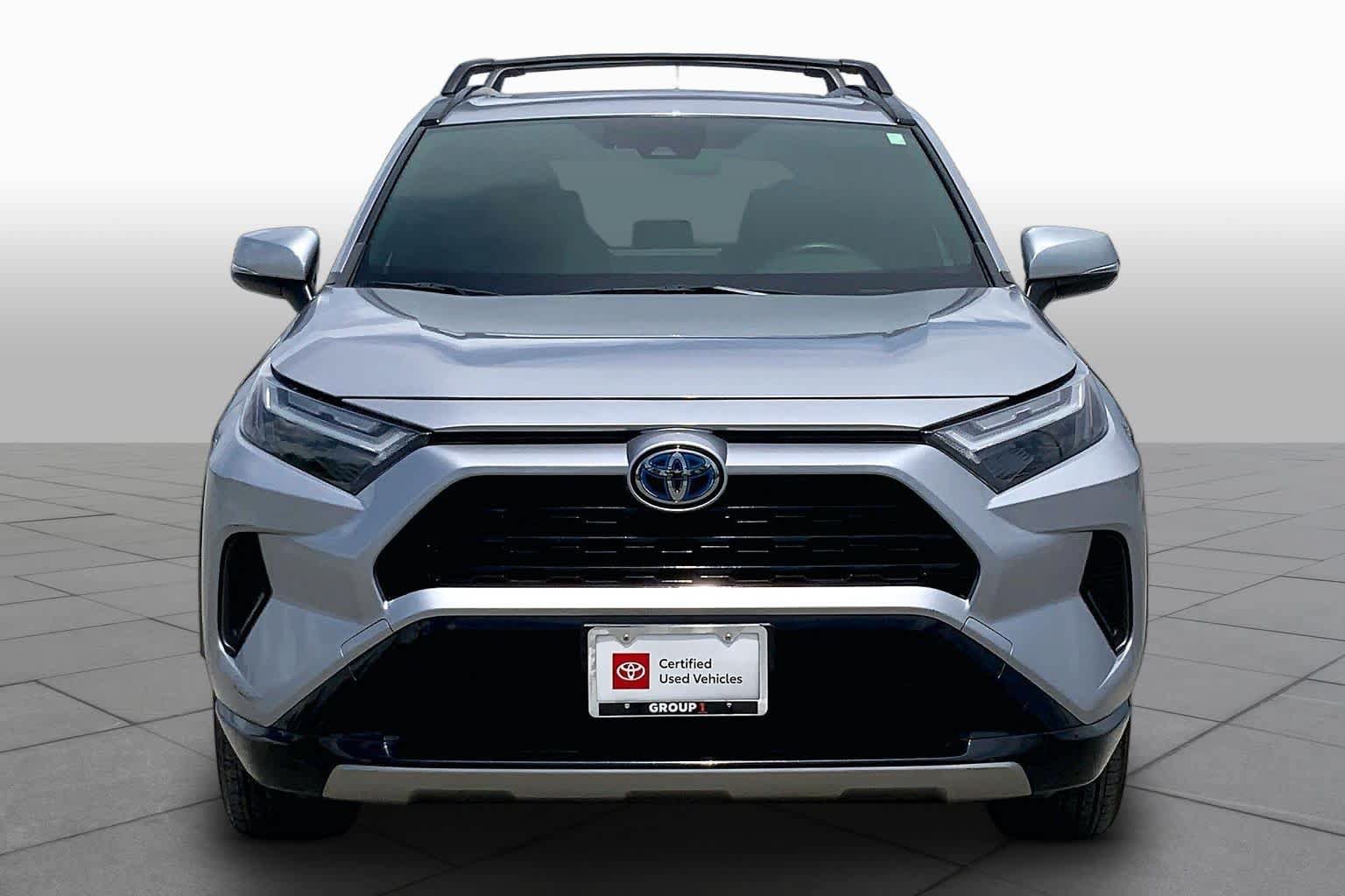 Used 2023 Toyota RAV4 SE w/ Convenience Package AWD/4WD image 4