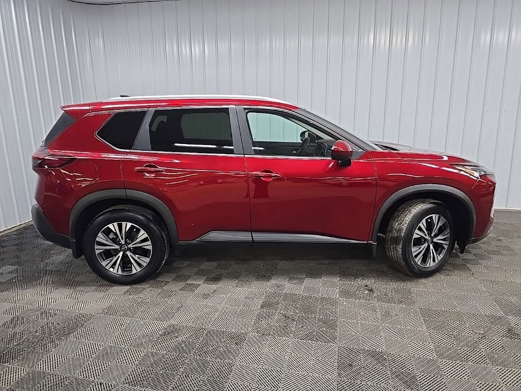 Used 2023 Nissan Rogue SV w/ SV Premium B Package image 2