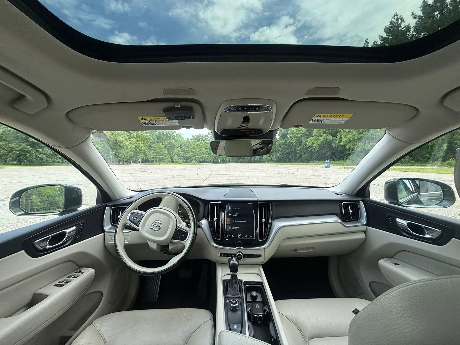 Used 2018 Volvo XC60 T5 Momentum w/ Vision Package AWD/4WD image 15