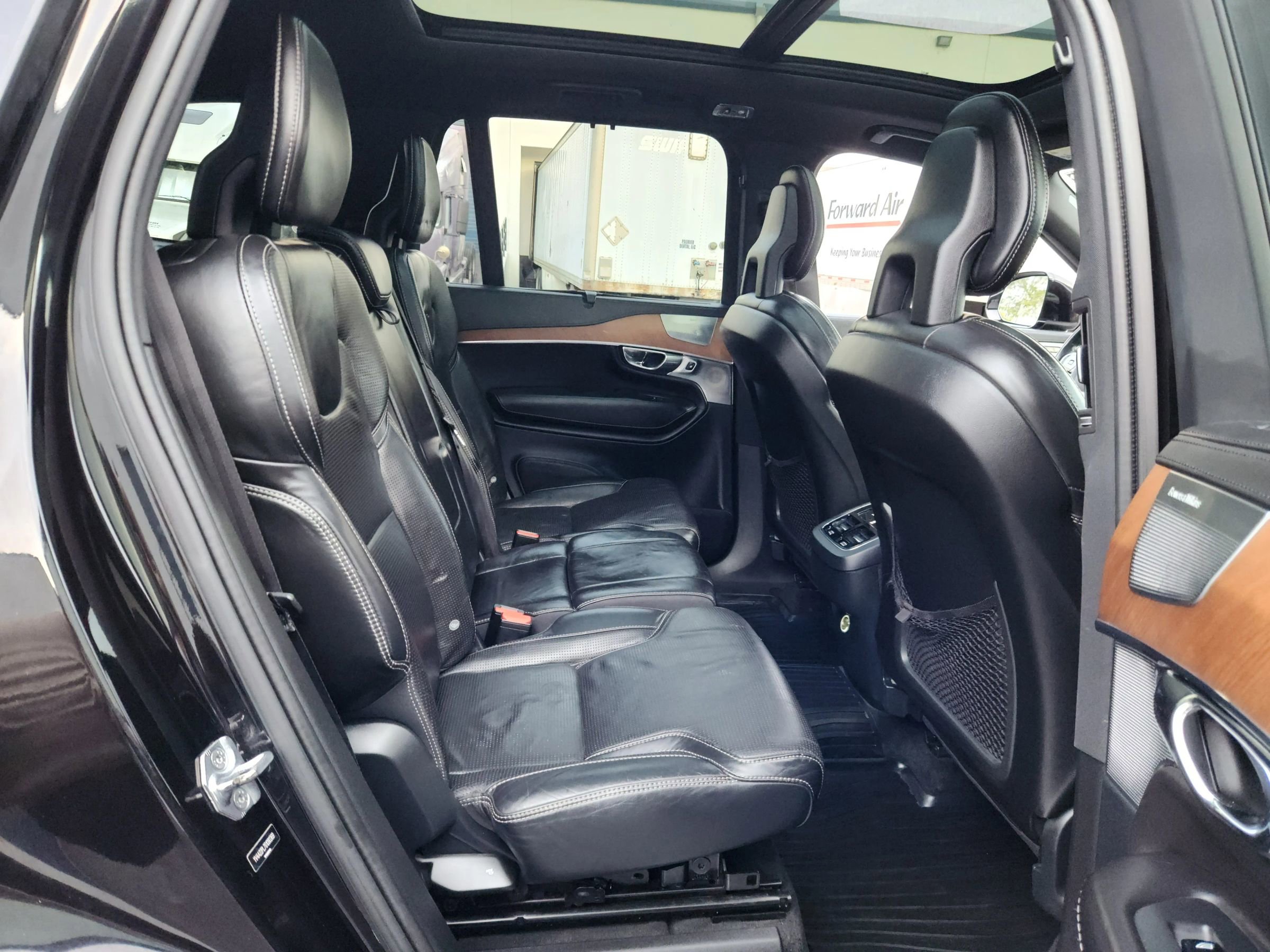 Used 2016 Volvo XC90 T6 Inscription w/ Vision Package AWD/4WD image 18