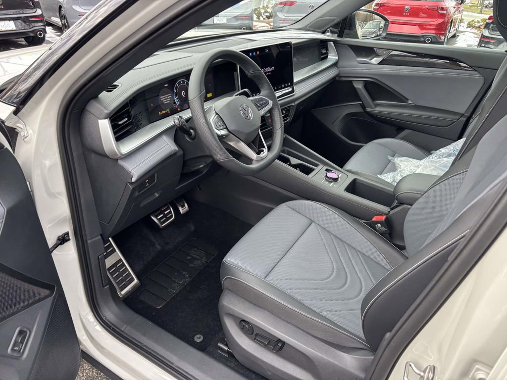 New 2026 Volkswagen Tiguan SE R-Line image 24