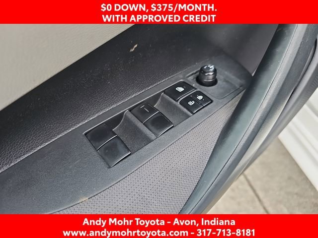 Used 2020 Toyota Corolla LE FWD image 12